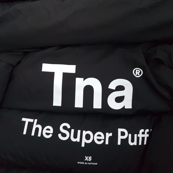 SOLD* Aritzia TNA SuperPuff, matte black, XS - Picture 5 of 8